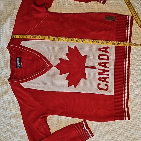 Canada Women's Sweater - Picture 4 of 7